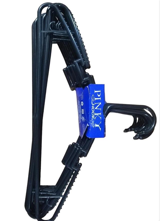 GANCHO PARA ROPA NEGRO PINKY-M12212